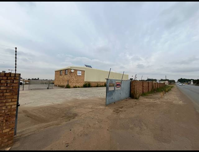 680M² WAREHOUSE FOR SALE IN VULCANIA